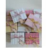 Favor box with ribbons and name KT20